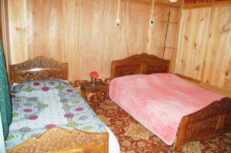 Hong Kong Houseboat, Srinagar 2